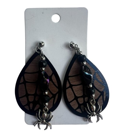 Silver Spider on Wood Web with Iridescent Bead Stud Earrings - Picture 2 of 3